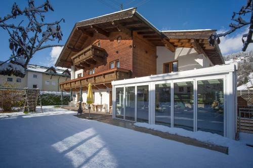 Hostal Pension Brixana