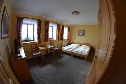 Hostal Pension U Kostela