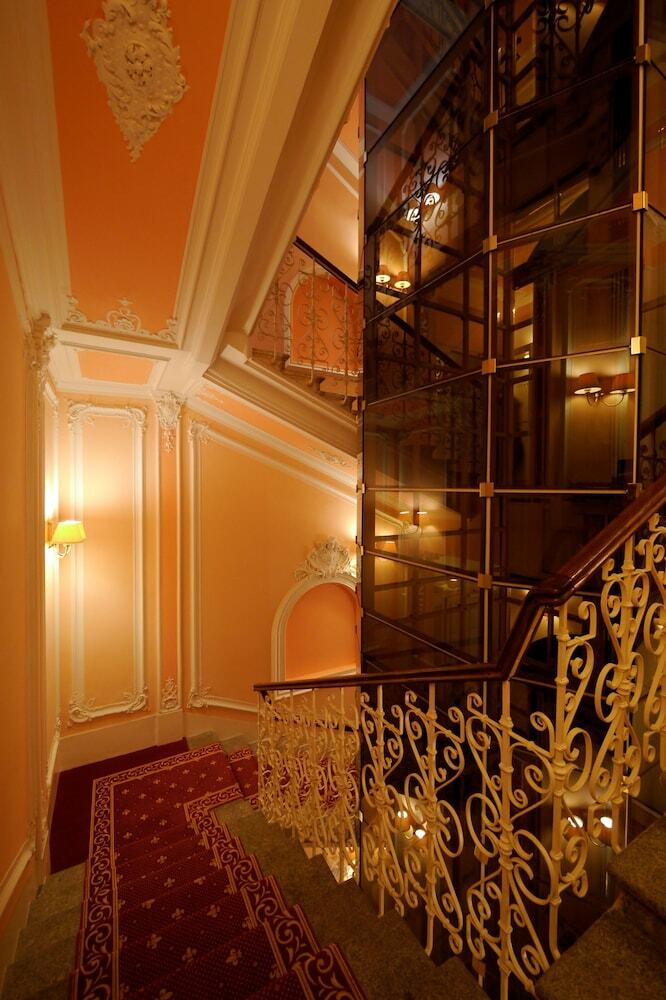 Astoria Hotel & Medical Spa