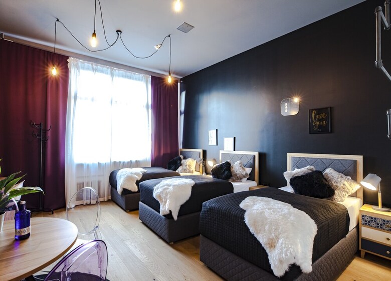 Design Hostel P182