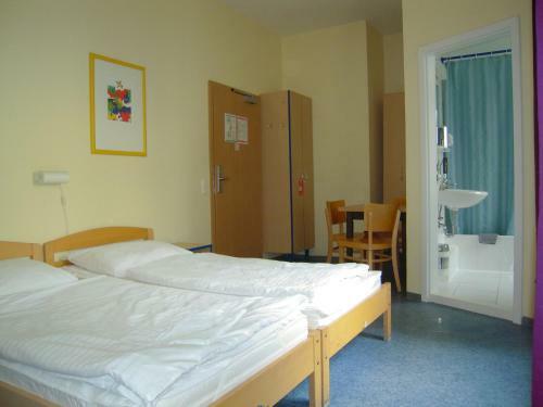 Happy Go Lucky Hotel + Hostel Sch�neberg
