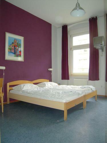 Happy Go Lucky Hotel + Hostel Sch�neberg