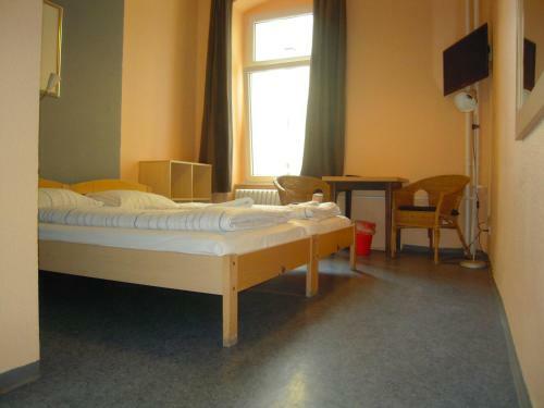 Happy Go Lucky Hotel + Hostel Sch�neberg