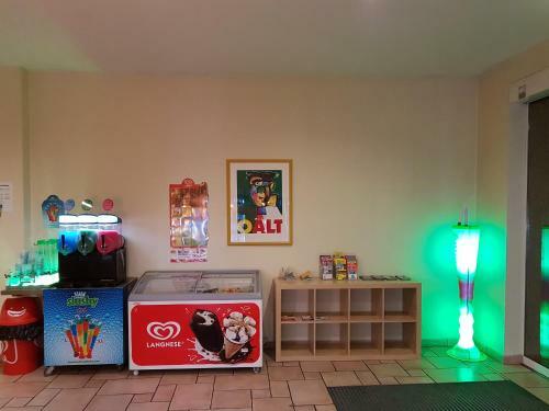 Happy Go Lucky Hotel + Hostel Sch�neberg