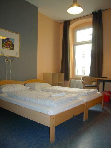Happy Go Lucky Hotel + Hostel Sch�neberg