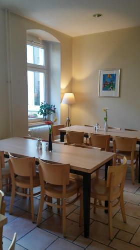 Happy Go Lucky Hotel + Hostel Sch�neberg