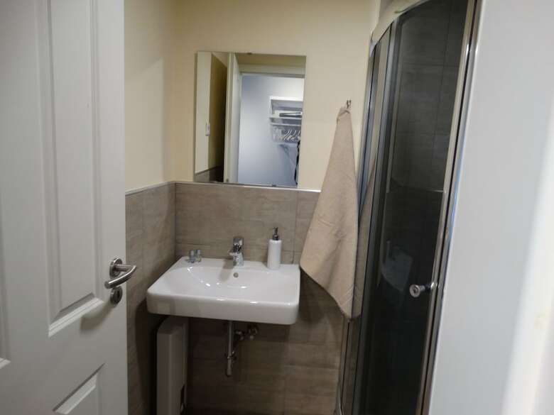 Hostal Pension Bahnstrasse