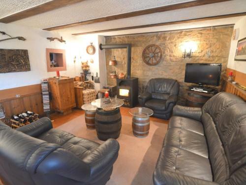 Quaint Holiday Home In Ittel Eifel With A Balcony
