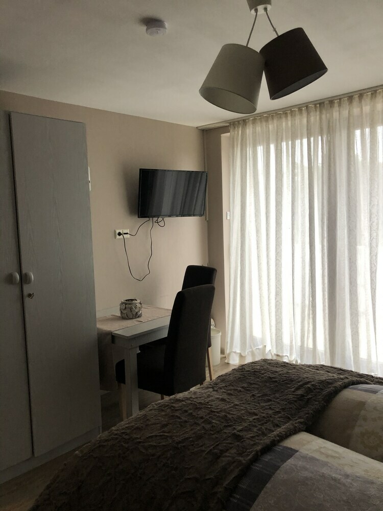 Hostal Pension Ottenheide