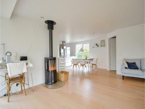 Three-bedroom Holiday Home In Ega