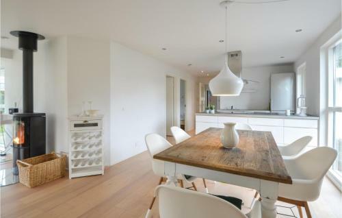 Three-bedroom Holiday Home In Ega