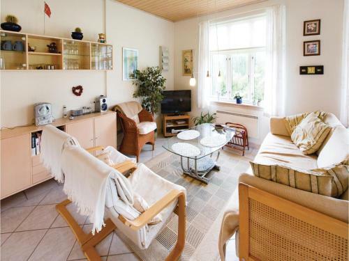 Three-bedroom Holiday Home In Farevejle