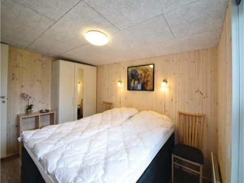 Three-bedroom Holiday Home In Farvang