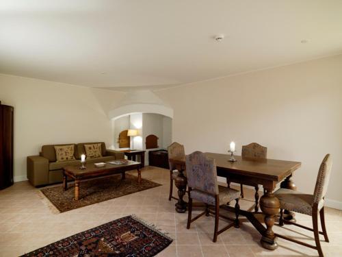 Hotel Broholm Castle