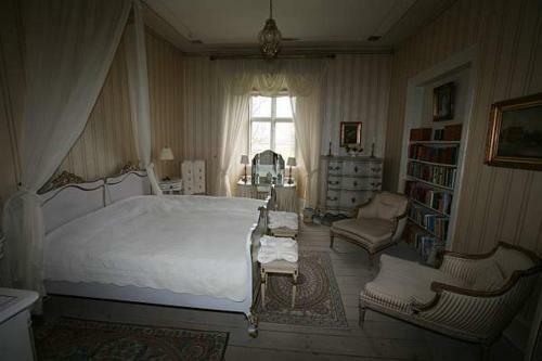 Hotel Broholm Castle