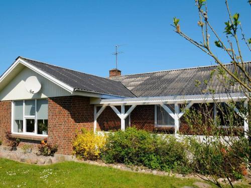 Three-bedroom Holiday Home In Harbo�re 9