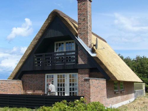 Three-bedroom Holiday Home In Harbo�re 1
