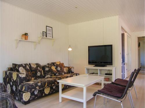 Three-bedroom Holiday Home In Hejls