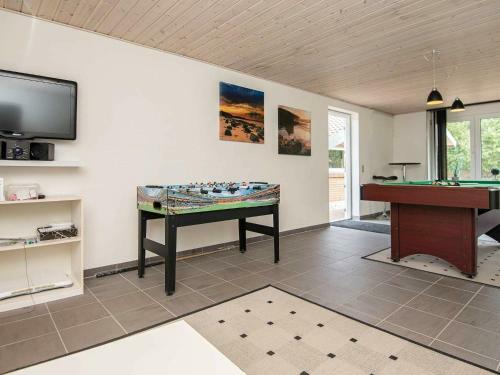 Three-bedroom Holiday Home In Bl�vand 27