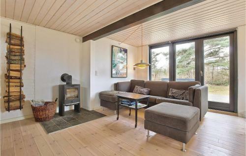Three-bedroom Holiday Home In Knebel