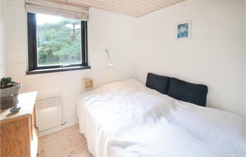 Three-bedroom Holiday Home In Knebel