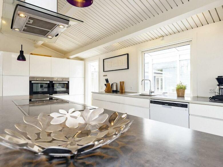 Six-bedroom Holiday Home In Humble