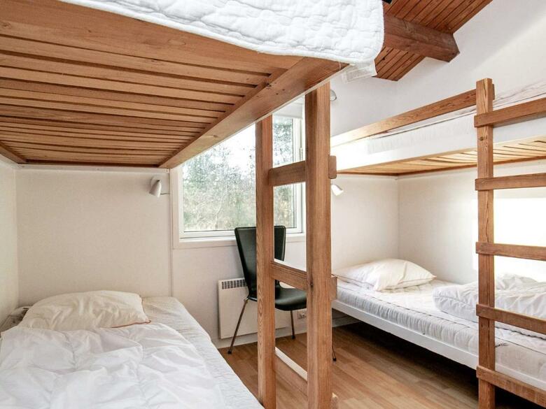 Six-bedroom Holiday Home In Humble
