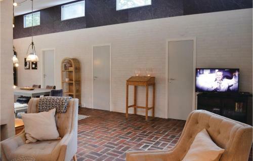Six-bedroom Holiday Home In Ringkobing