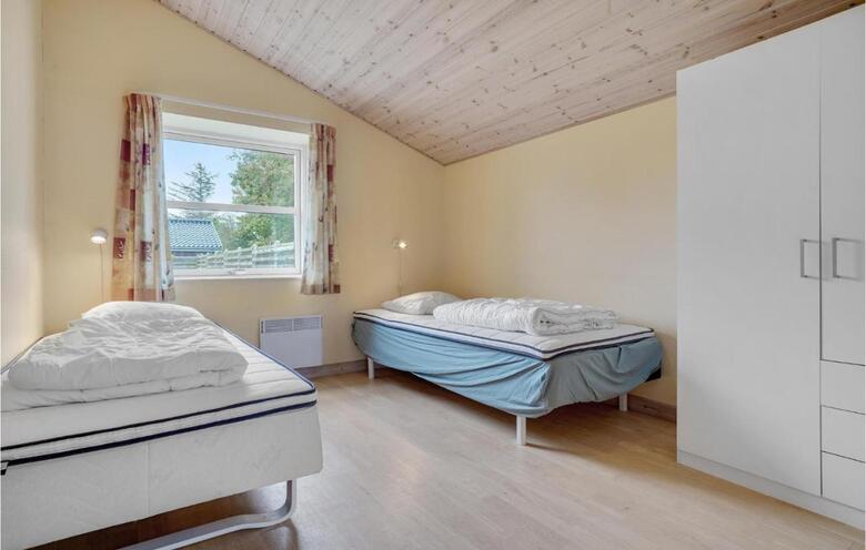 Three-bedroom Holiday Home In G�rlev 3