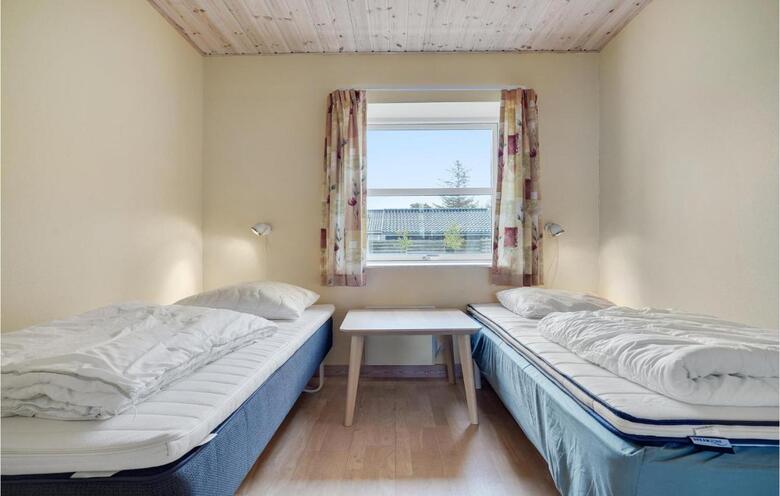 Three-bedroom Holiday Home In G�rlev 3
