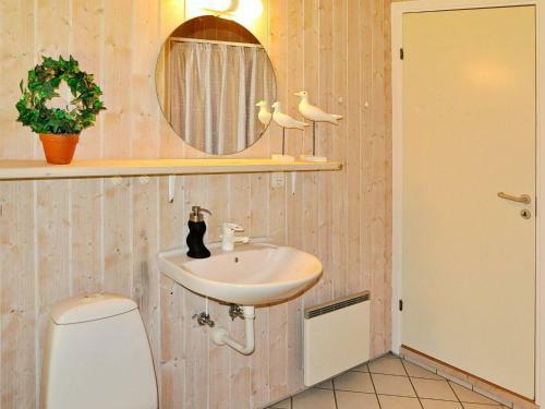 Three-bedroom Holiday Home In Juelsminde 16