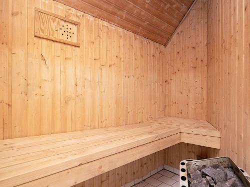 Four-bedroom Holiday Home In Ringk�bing 6