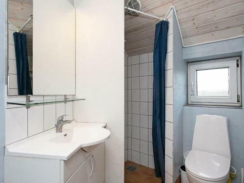 Four-bedroom Holiday Home In Ringk�bing 6