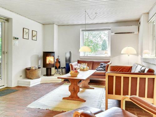 Three-bedroom Holiday Home In Aabenraa 1