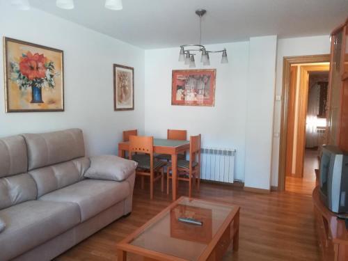 Apartamento "paseo Del Sa�co"