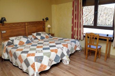 Hotel La Charca Hoces Del Duraton