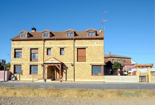 Hotel La Charca Hoces Del Duraton