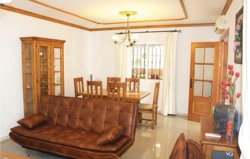 Three-bedroom Holiday Home In Villafranco Del Guada.