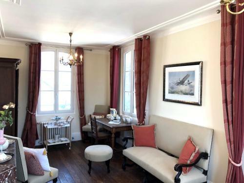Hostal Dday Aviators Le Manoir