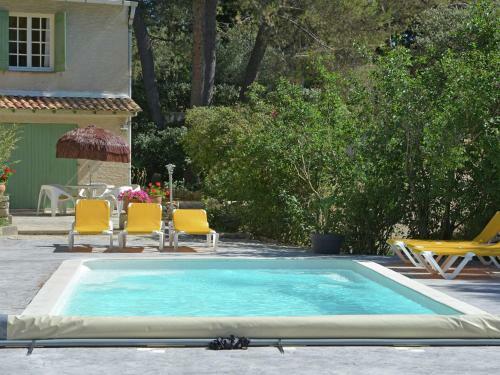 Modern Villa In Beaucaire With Swimming Pool