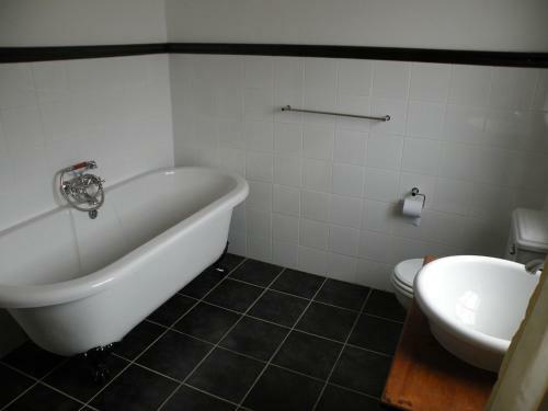 Hostal The Historic Pig And Whistle Inn