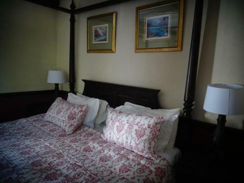 Hostal The Historic Pig And Whistle Inn