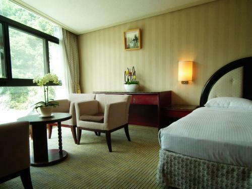 Honey Moon Hotel
