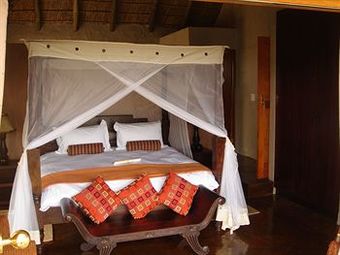 Hlosi Game Lodge