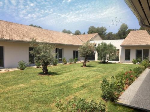 Aparthotel Kyriad R�sidence Cabri�s - Plan De Campagne