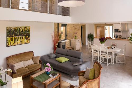 Brouel Villa Sleeps 8 Pool Wifi