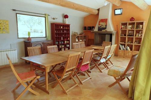 Hostal La Tuili�re En Luberon