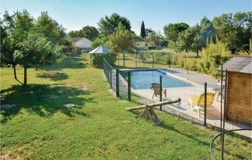 Three-bedroom Holiday Home In Carpentras