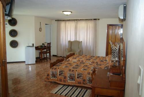 Hostal Columbus Guest House