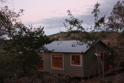 Hostal 5th Seasons Guesthouse